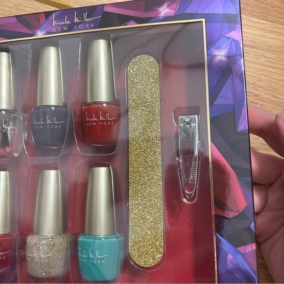 Nicole Miller Nail Polish Essential Set Gift NEW Buffer Clipper - Picture 4 of 5